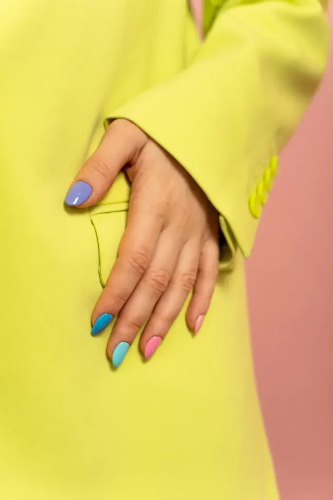 أظافر أكريليك في صالون ديم – لمسة فخامة تعكس أناقتك الحقيقية 3 أظافر أكريليك