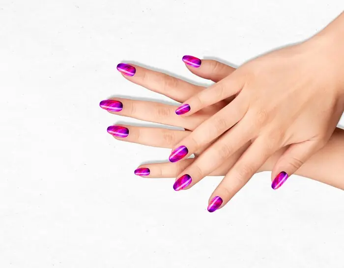 الفرق بين تركيب أظافر الأكريليك والجل